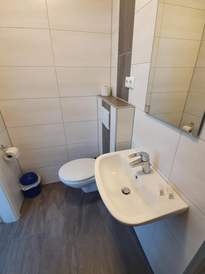 Gaestehaus Am Heuss-Platz Erlangen Eksteriør bilde